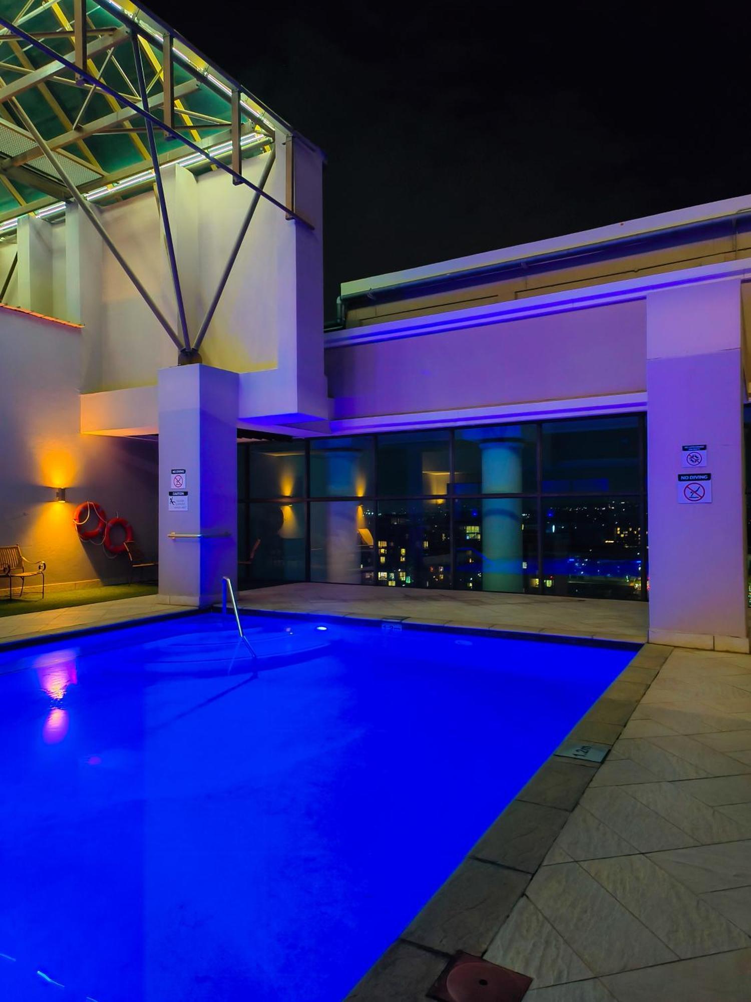 Southern Sun Sandton Johannesburg Exterior photo